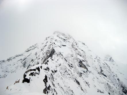 La cima di Vazzeda vista dal passo